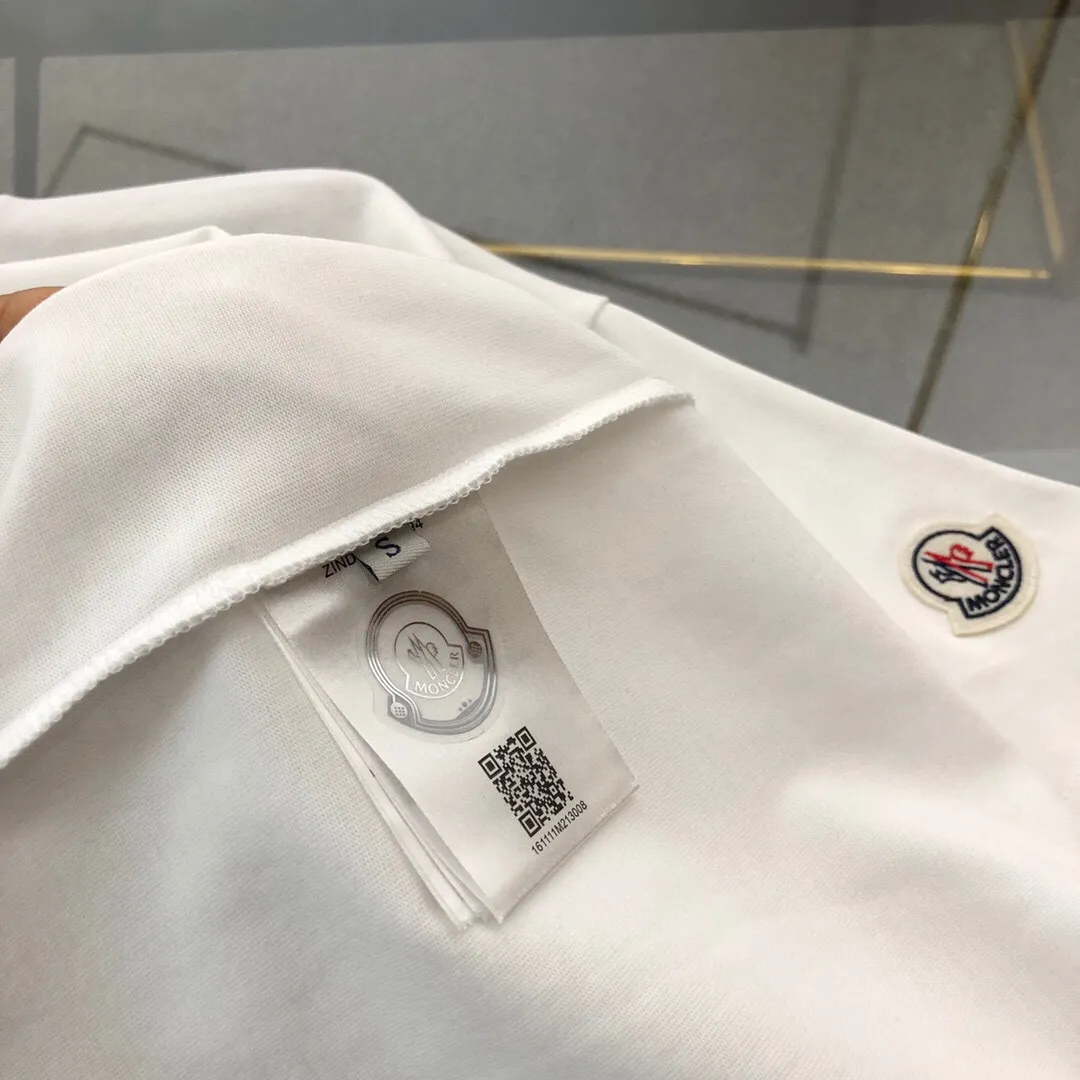 Moncler/ 2025 New Arrival logo T ⚠ ⚠ Quality⚠ Same Style logo ， ， Versatile Same Style Quality : White Black Khaki Size : XS ～ L XS : 110 70 58.5 21.5 S : 114 72 60 22 M : 118 74 61.5 22.5 L : 122 76 63 23